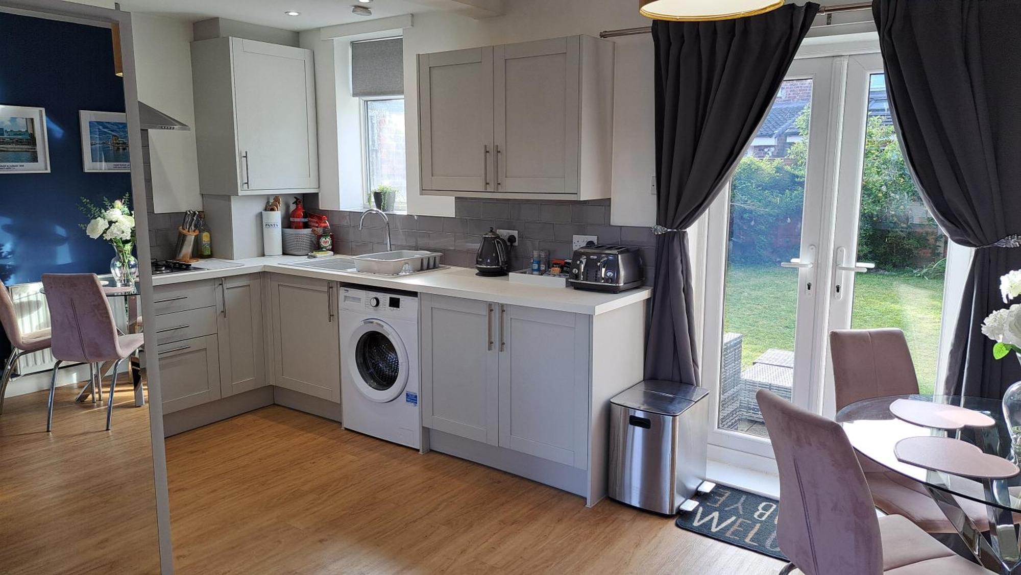 The Heart - Cosy 3 Bedroom House With Double Driveway And Garden In Mánchester Exterior foto