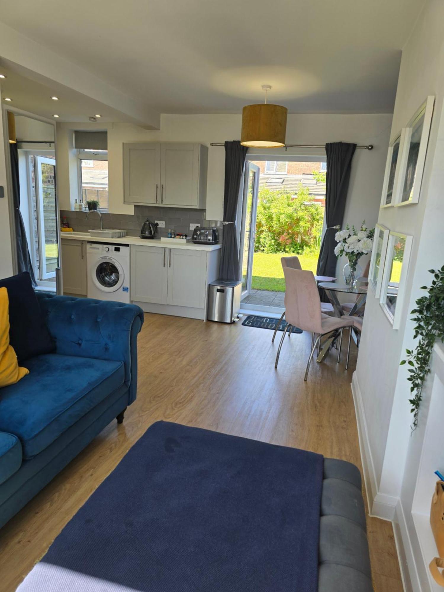 The Heart - Cosy 3 Bedroom House With Double Driveway And Garden In Mánchester Exterior foto